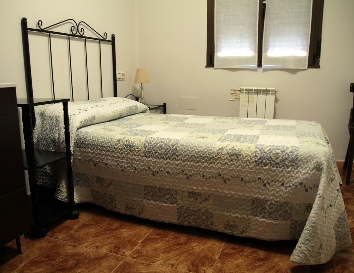 Hostal Pachin Mieres  Exterior foto